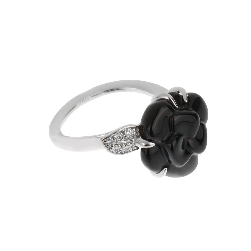 CHANEL花形デザイン リング 黒 Chanel Camelia Onyx Diamond 18k White Gold Cocktail Ring