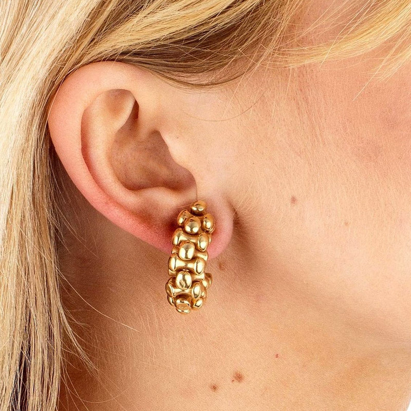 Shop BVLGARI Rose Gold BVLGARI BVLGARI Diamond Pavé Single Stud Earring for  Women | Ounass UAE | Stud earrings, Women's earrings, Earrings