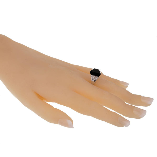 Gucci Chiodo Diamond White Gold Onyx Ring 0002149