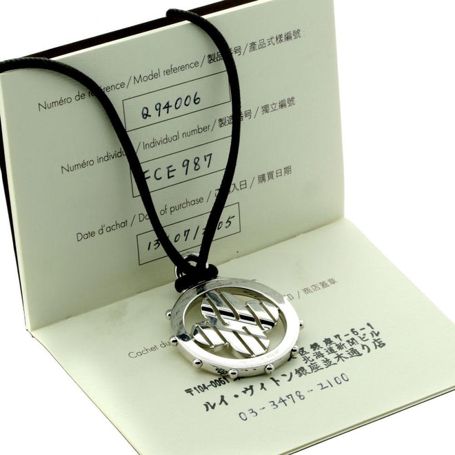 Louis Vuitton Flower White Gold Necklace 0000189